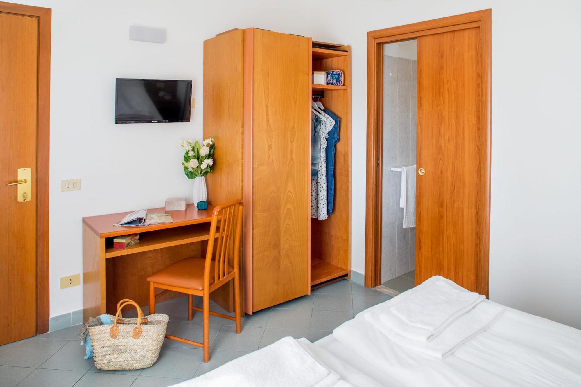 Hotel Tritone ไลเกวญา ภายนอก รูปภาพ