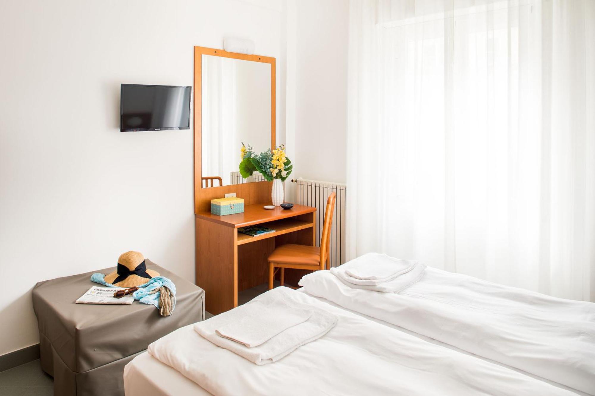 Hotel Tritone ไลเกวญา ภายนอก รูปภาพ
