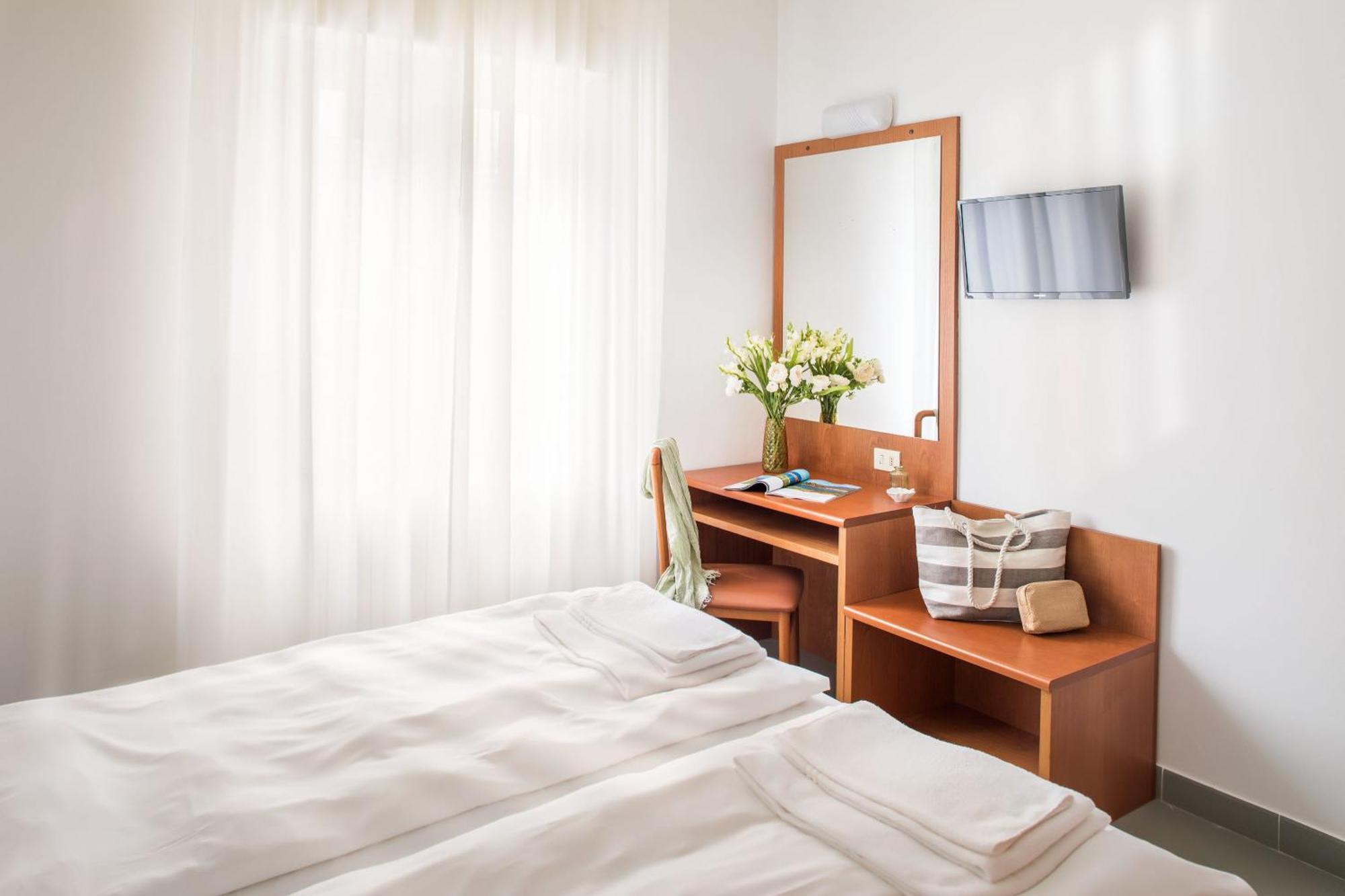 Hotel Tritone ไลเกวญา ภายนอก รูปภาพ